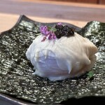 根津 焼鳥 照隅 - 金柑湯葉包み海苔巻き