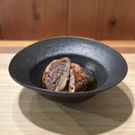 根津 焼鳥 照隅 - 大分産椎茸のかすみ鴨肉詰め山椒ソース