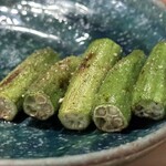 根津 焼鳥 照隅 - 通常の五角種と違い丸オクラは柔らかくて美味しいですね！