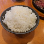 Sumibiyaki Suteki Kuroushi - ご飯
                        今までで一番盛りが良かったかも