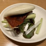 泰平飯店 - 北京ダック　蒸しパン包み