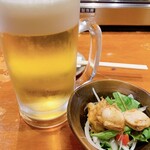 おどる魚 - 先ずは生ビールとお通しは帆立^ - ^