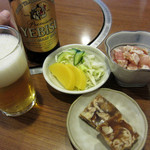 ビールとにこごり、ささみ和え。