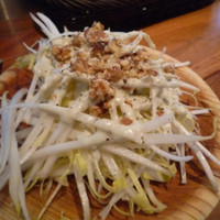 バル デ エスパーニャ ムイ 名古屋ミッドランド店 - アンディーブとカブラレスチーズのサラダ