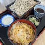 三門そば店 - 親子丼ともりそばのセット 1000円