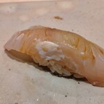 すしやのたい悟 - 平目昆布〆