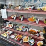 みた食堂 - 店先のショーケースにノスタルジー感じ(^^)