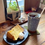 中溝珈琲店 - ・アイスコーヒー 500円/税込
            ・本日のシフォン 200円/税込