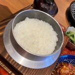 肉のよいち - 一人用固形燃料使用、炊き立て羽釜ご飯