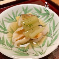 京味 もと井 - ホタテ、いしがきだい、蒸し鮑、青ズイキ、ゆず、ぎんあん、かつお出汁醤油で