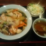 Tatsumiya - 中華丼…野菜たっぷりボリュームもたっぷり