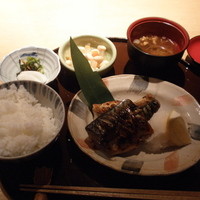 伊豆の旬 やんも 丸の内店 - さば塩焼