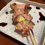 Sumibi Yakitori Yakikura - アボカドの肉巻き