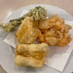 Tempura Shinjuku Tsunahachi - 菜の花に穴子にかき揚げ