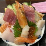 魚河岸処 仙 - 海鮮丼　アップ