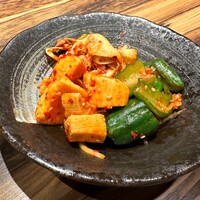 黒毛和牛ヘレ肉専門店 炭火焼肉 りきちゃん 北浜店 - キムチ3種（1,200円）