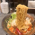 香氣　四川麺条  - 紅担担麺 ちぢれ麺 890円
      LINEクーポンでネギ