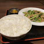 ラクヤス酒場 - ご飯普通盛り