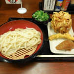 Marugame Seimen - ...「ざる 大（380円）+野菜かき揚げ（130円）+イカ天（100円）+いなり（100円）」、麺が少ない！これで大？！