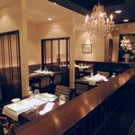 ＴＲＡＴＴＯＲＩＡ　ＳＣＡＣＣＯＭＡＴＴＯ - 店内の風景。開店直後に訪問しましたので、他のお客さんはまだ着席していませんでした。