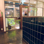 ＴＲＡＴＴＯＲＩＡ　ＳＣＡＣＣＯＭＡＴＴＯ - 店内から入口を望んでみました。