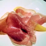 ＴＲＡＴＴＯＲＩＡ　ＳＣＡＣＣＯＭＡＴＴＯ - 生ハムの熟成感と上品な旨みが素晴らしいです。