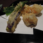 新料理 都留野 - 生雲丹天麩羅　ズームアップ