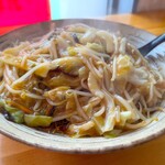 大光楼 - 皿うどん　¥930
並ですが、かなり多いです。大盛りは要注意