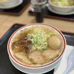 Tanaka Sobaten - スープ並々の為受け皿にこぼれてます