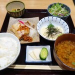 八海山 千年こうじや - 本日の焼魚刺身定食、ホッケと鮪