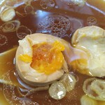 春木屋 - 味染み十分な味玉