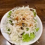 Bisutoro Kirakutei - 最初のサラダ