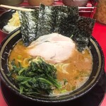 豚骨醤油ラーメン 王道家 - 