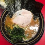 豚骨醤油ラーメン 王道家 - 