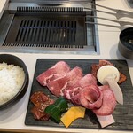 焼肉 水本 高井店 - 