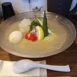 鶏×麦 らら - 貝出汁の冷製ジュレスープ！かき氷のシャーベット添え！味玉をプラス！　なんだこれは！の感動を味わってください！