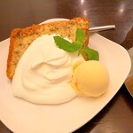 パルファン - バナナキャラメルとクルミのシフォンケーキ