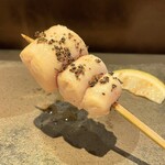 焼鳥 みかど - ささみ　生の黒胡椒