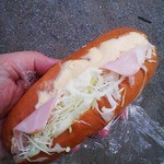 米十 - ハム、チーズ、タマゴの惣菜パン￥２０５