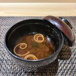 梅田 鮨 個室 みや川 - 赤出汁