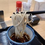 Edo Soba Magokichi - もりそば(税込520円)
                        二八蕎麦を軽く4割ほど浸してからズッと吸い込むとほのかな蕎麦の香りとつゆの鰹節と醤油の香りが口の中に拡がります
                        広島は蕎麦屋さんにとって厳しい土地柄ですが頑張って頂きたいです