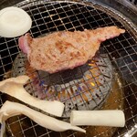 幸せの焼肉食べ放題 かみむら牧場 - 