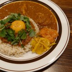 ウミネコカレー - パクチーでなく三つ葉を散らしておりました