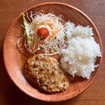 びっくりドンキー - 料理写真:ミニマムバーグディッシュセット【610円】（みそ汁orドリンク）