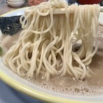 久留米とんこつラーメン 松山分校 - 細麺。