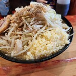 ラーメン二郎 - 脂にブラックペッパーを。