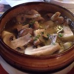 カサ・ベリヤ - マッシュルームのオリーブ油焼き ¥840