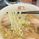 喜多方ラーメン 坂内 - 麺のアップ