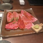 天空焼肉 星遊山 - 黒毛和牛ミスジ、黒毛和牛肩ロース、黒毛和牛上カルビ