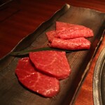 よろにく - 肩三角？　ツチノコ